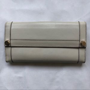 Gucci authentic off white leather wallet